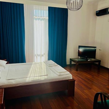 Hotel Aristocrat Tiflis Exterior foto
