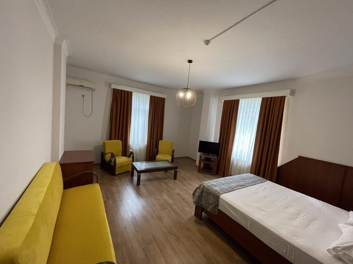 Hotel Aristocrat Tiflis Exterior foto