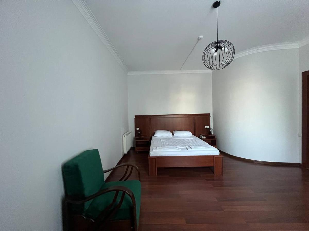 Hotel Aristocrat Tiflis Exterior foto